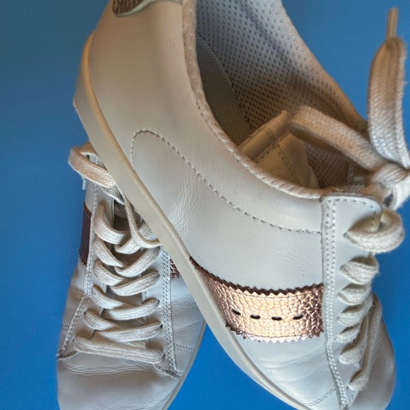 Ecco Street Lite Retro Women's Lace Up Leather Sneakers White, Bronze & Silver - Picture 2 of 10
